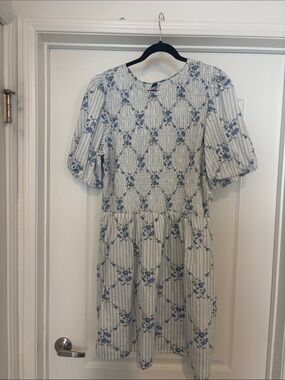 dress with shorts old navy Comment Old Navy for links to this look! If it has shorts attached to it,  its calling my name  this comes in other colors and size XS-4X ,  #oldnavy #oldnavystyle #oldnavyfashion , Old navy haul,